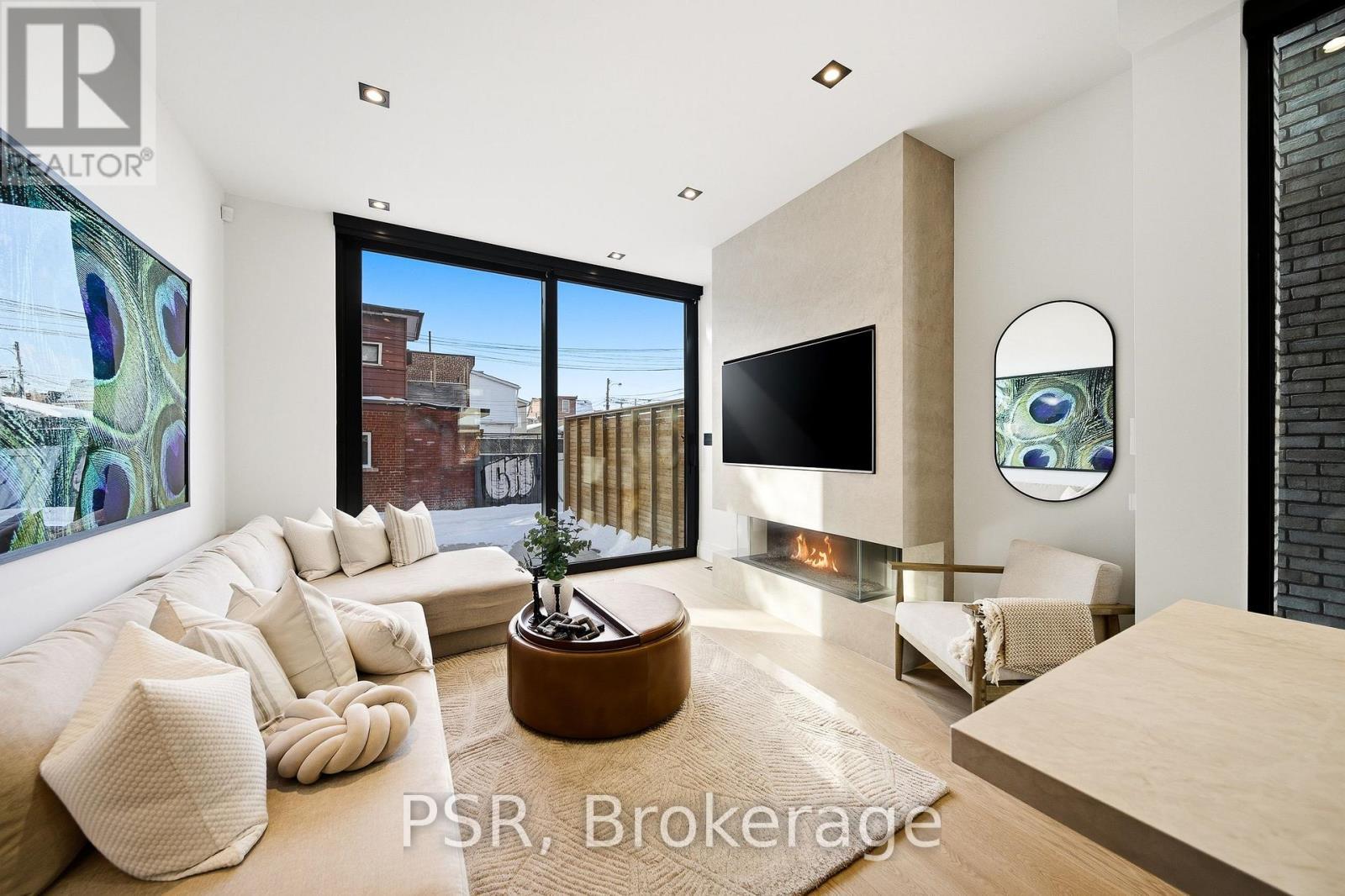 178 Gladstone Avenue, Toronto, ON - Indoor Photo Showing Living Room