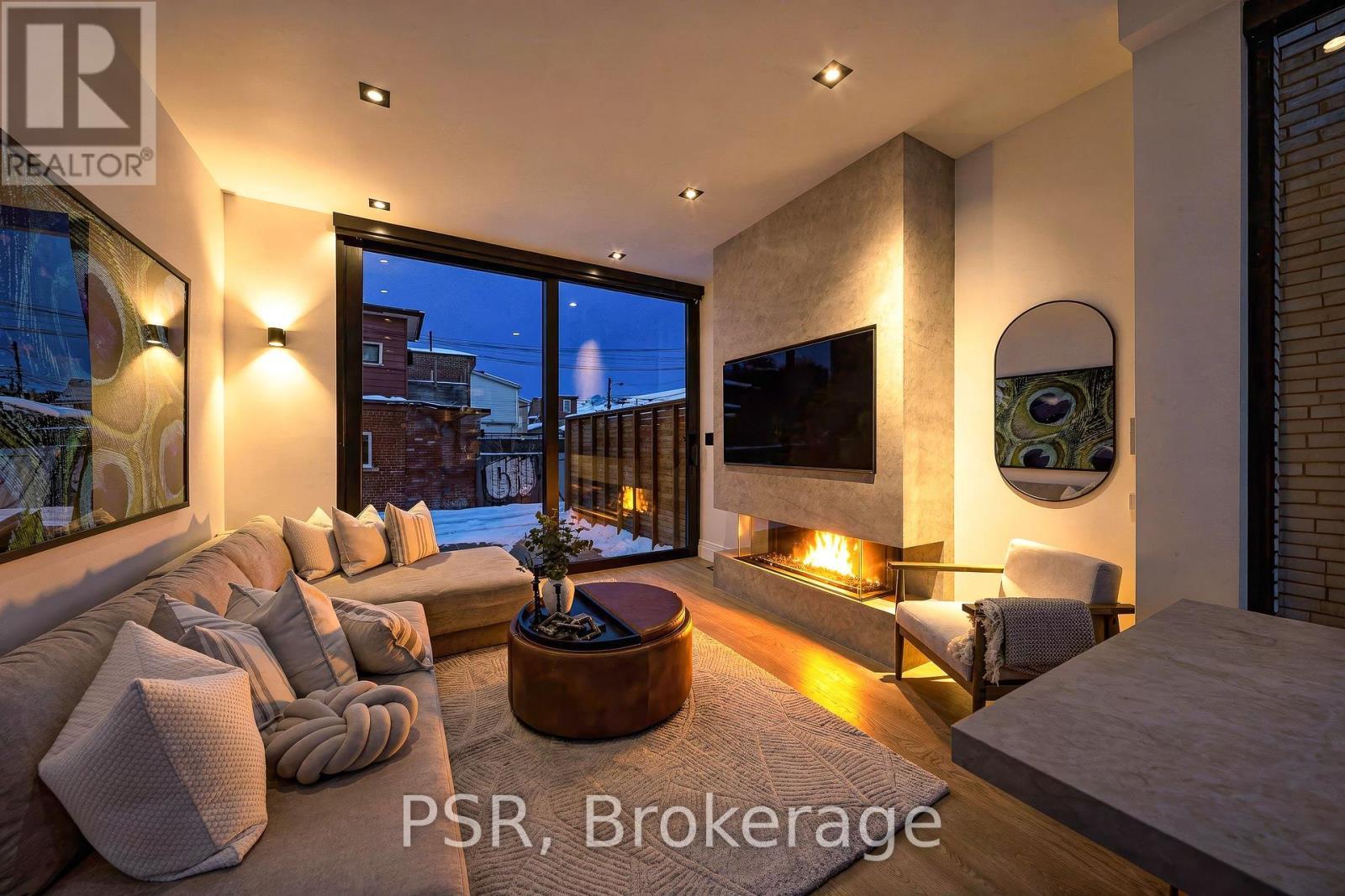 178 Gladstone Avenue, Toronto, ON - Indoor Photo Showing Living Room With Fireplace