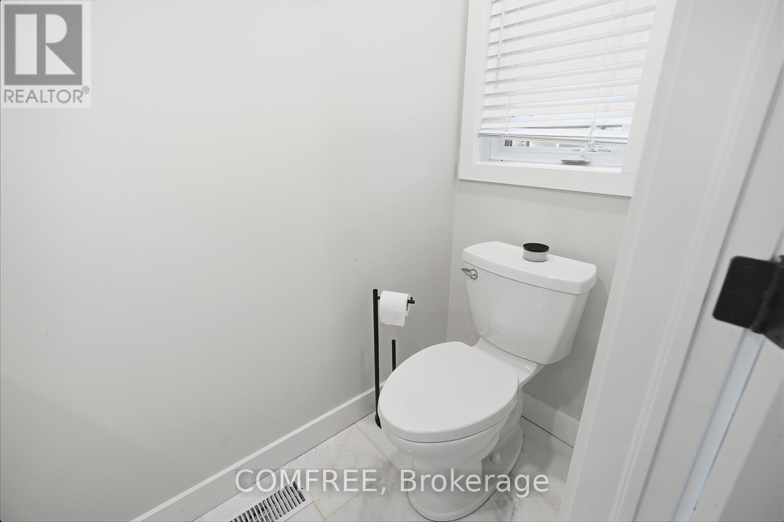 61 Evergreens Drive, Grimsby (Grimsby West), ON - Indoor Photo Showing Bathroom