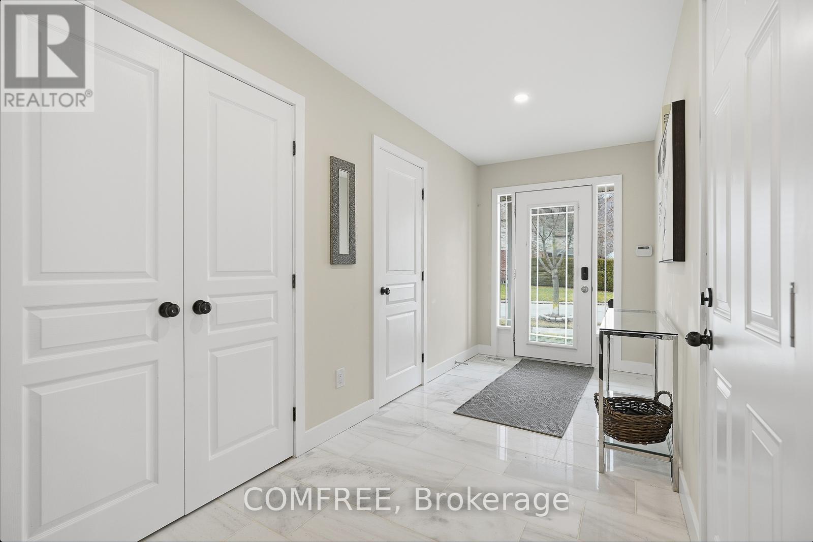 61 Evergreens Drive, Grimsby (Grimsby West), ON - Indoor Photo Showing Other Room