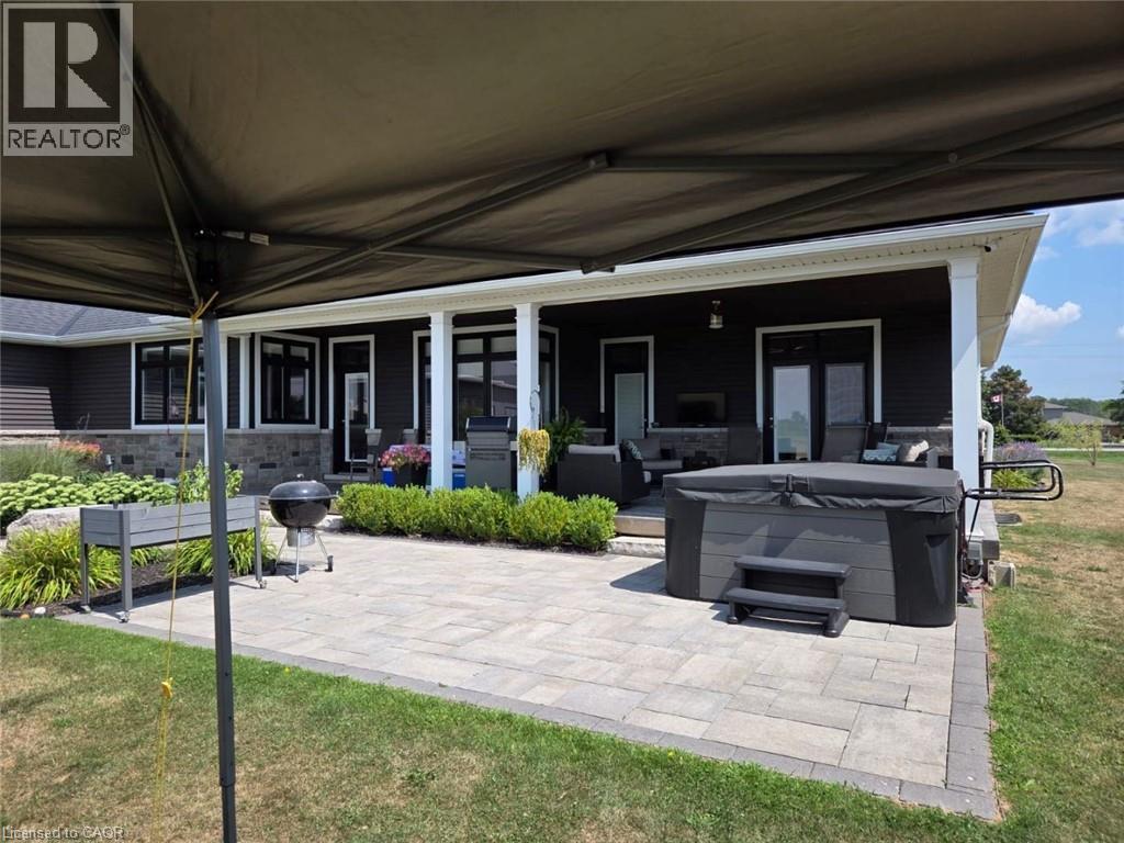 Patio (Summer) - 224 Mountain Road, Grimsby, ON - Outdoor With Deck Patio Veranda