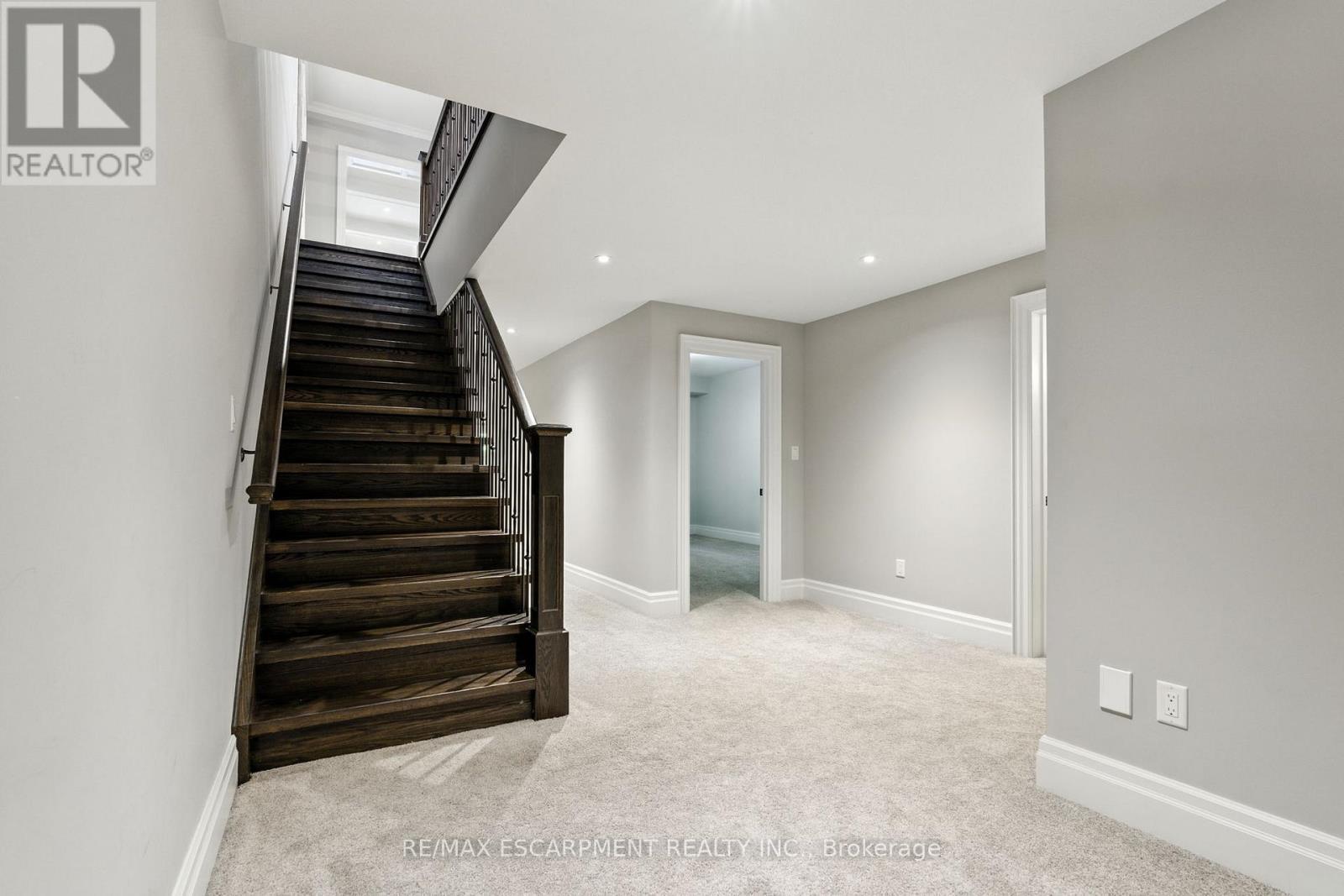 391 Patricia Drive, Burlington, ON - Indoor Photo Showing Other Room