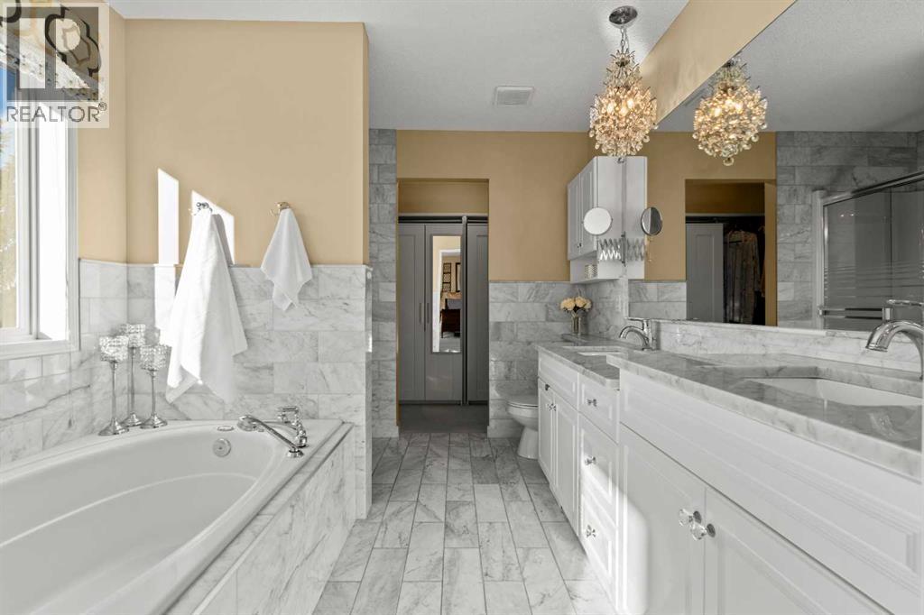 63 Springbank Crescent Sw, Calgary, AB - Indoor Photo Showing Bathroom