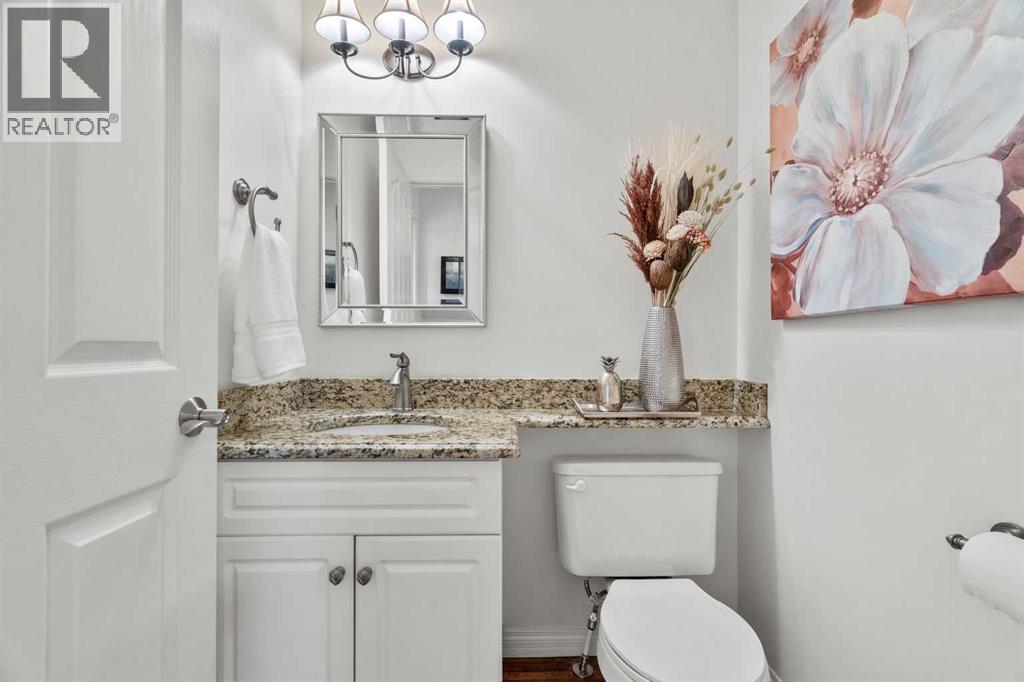 63 Springbank Crescent Sw, Calgary, AB - Indoor Photo Showing Bathroom