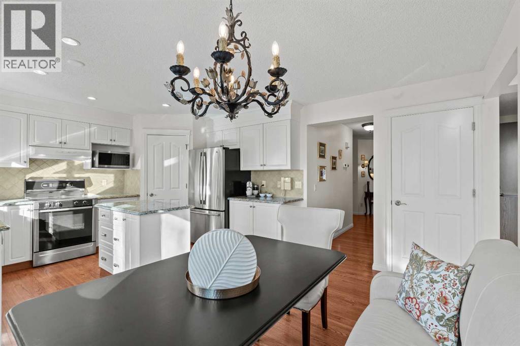 63 Springbank Crescent Sw, Calgary, AB - Indoor Photo Showing Kitchen With Upgraded Kitchen