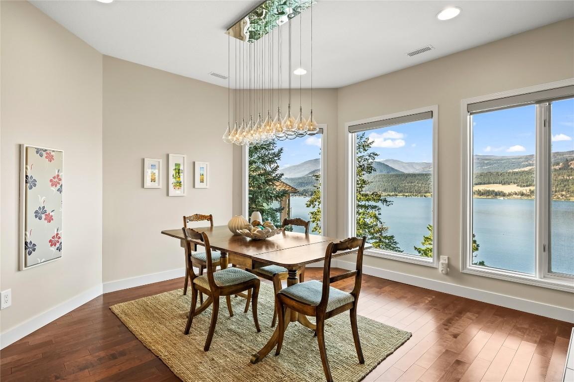 21-83 Peregrine Way, Vernon, BC - Indoor Photo Showing Dining Room With Body Of Water