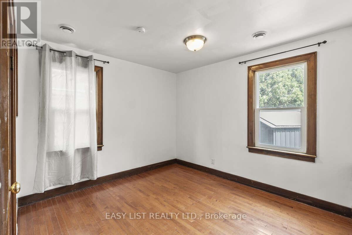 40 Kingsway, Welland, ON - Indoor Photo Showing Other Room