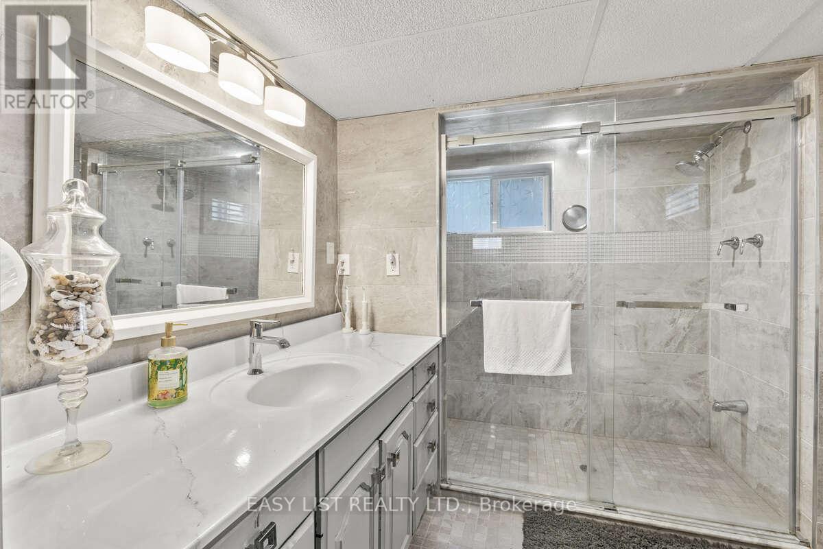 40 Kingsway, Welland, ON - Indoor Photo Showing Bathroom