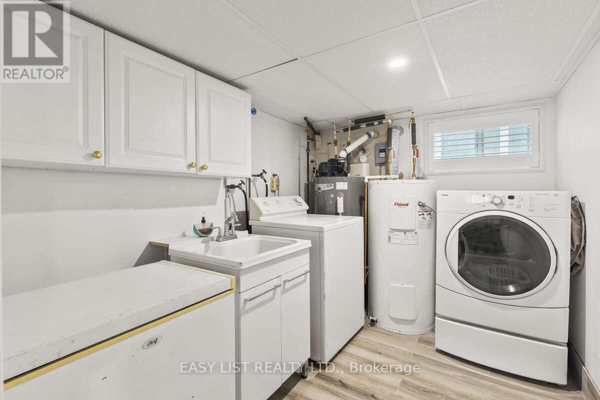40 Kingsway, Welland, ON - Indoor Photo Showing Laundry Room