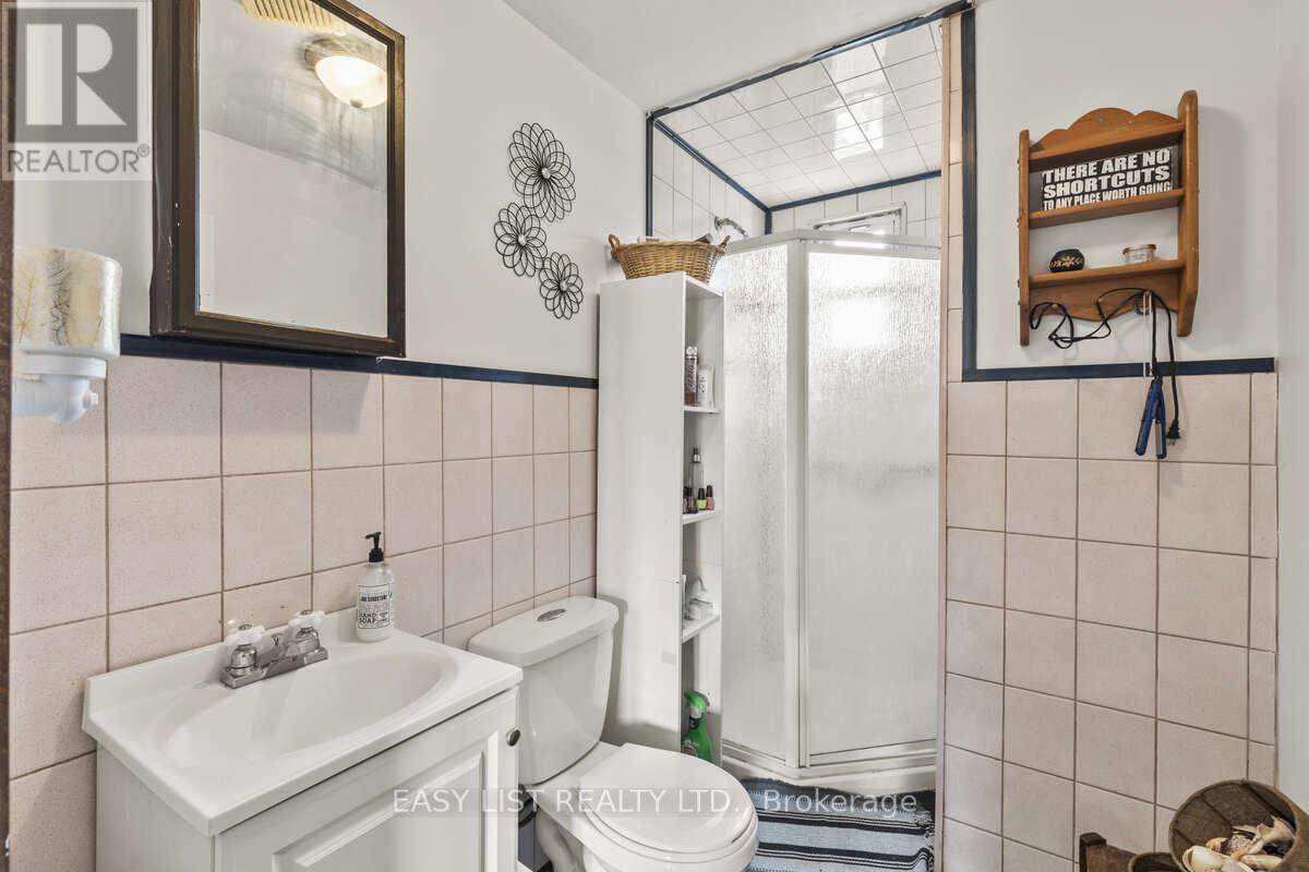 40 Kingsway, Welland, ON - Indoor Photo Showing Bathroom