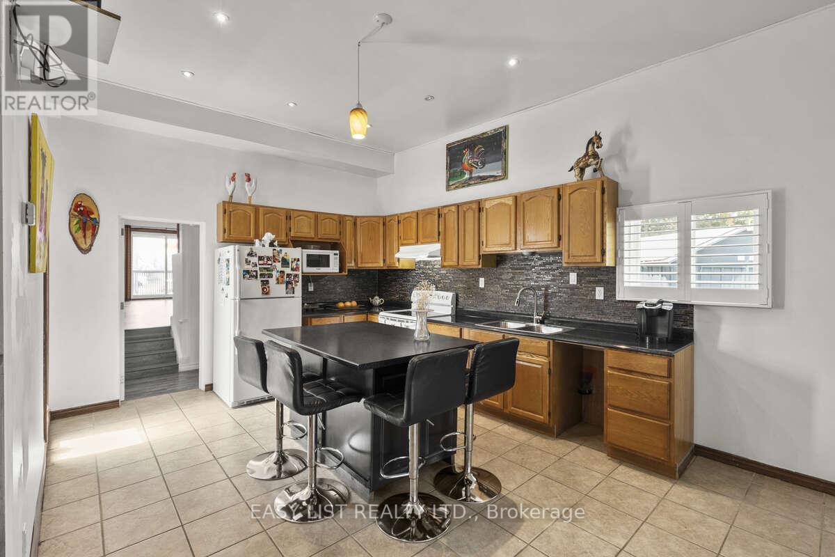 40 Kingsway, Welland, ON - Indoor Photo Showing Kitchen