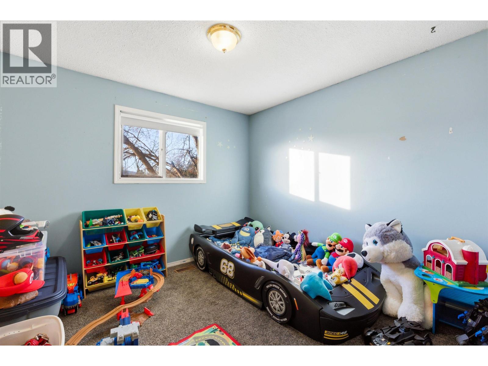 132 Lakeview Avenue, Williams Lake, BC - Indoor Photo Showing Bedroom