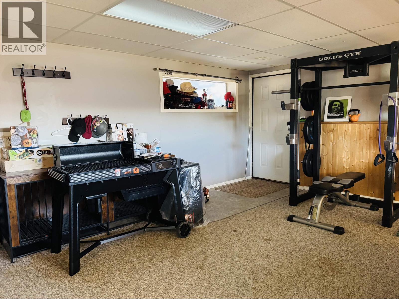 132 Lakeview Avenue, Williams Lake, BC - Indoor Photo Showing Gym Room