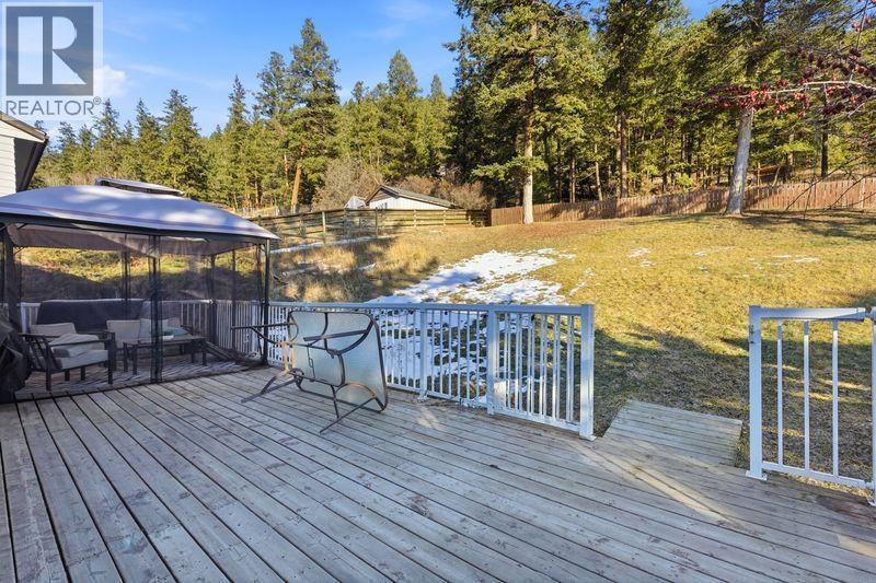 132 Lakeview Avenue, Williams Lake, BC - Outdoor With Deck Patio Veranda