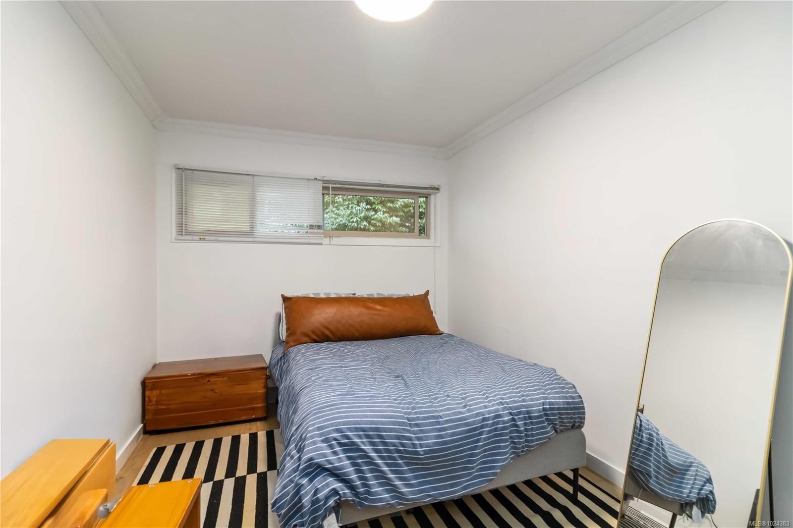 16-477 Lampson St, Esquimalt, BC