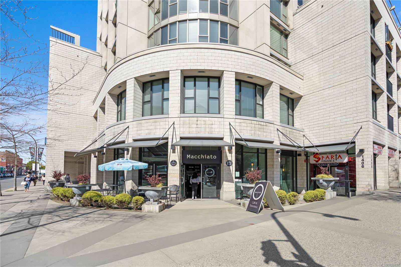 606-760 Johnson St, Victoria, BC - Outdoor With Balcony With Facade
