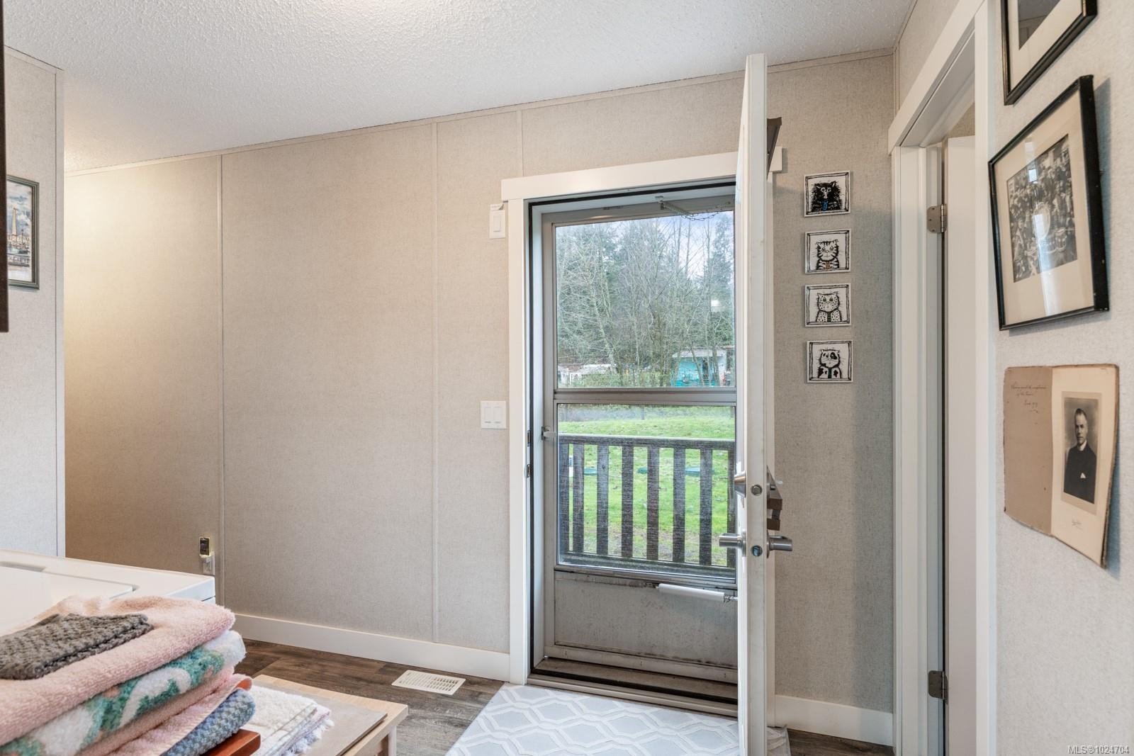 2998 Cumberland Rd, Courtenay, BC