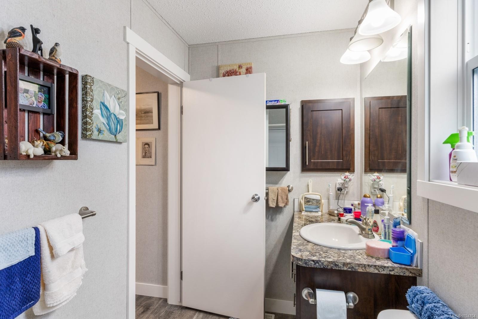 2998 Cumberland Rd, Courtenay, BC