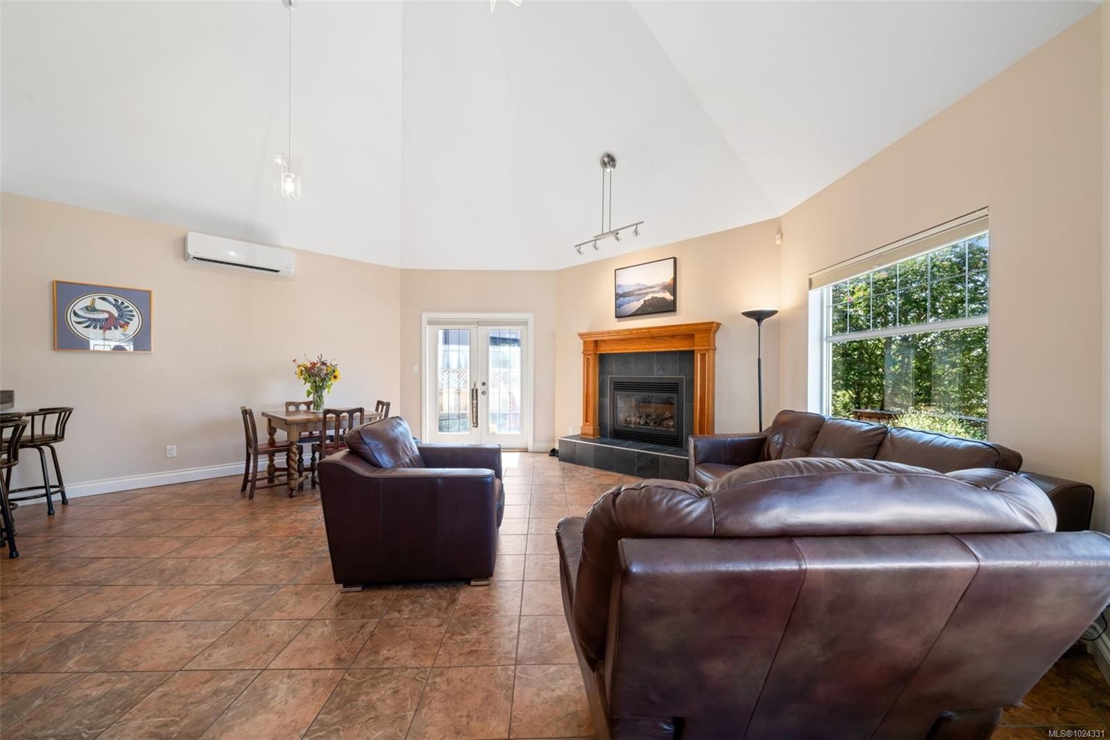 1286 Ocean View Dr, Saanich, BC