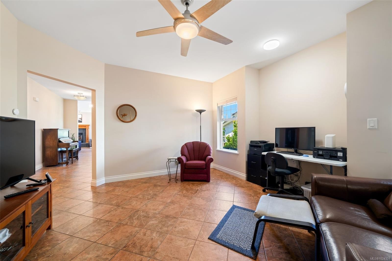 1286 Ocean View Dr, Saanich, BC