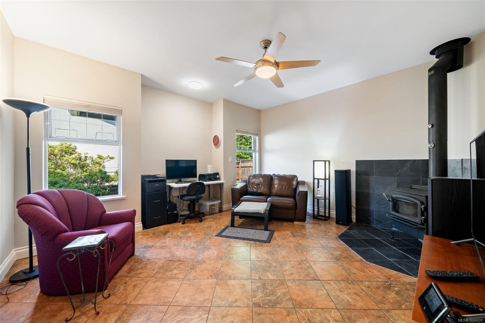 1286 Ocean View Dr, Saanich, BC