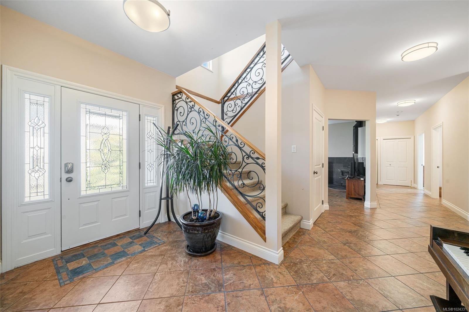 1286 Ocean View Dr, Saanich, BC