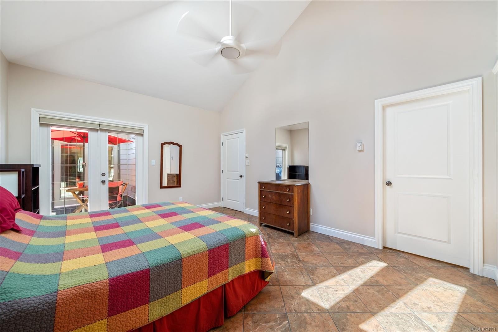 1286 Ocean View Dr, Saanich, BC