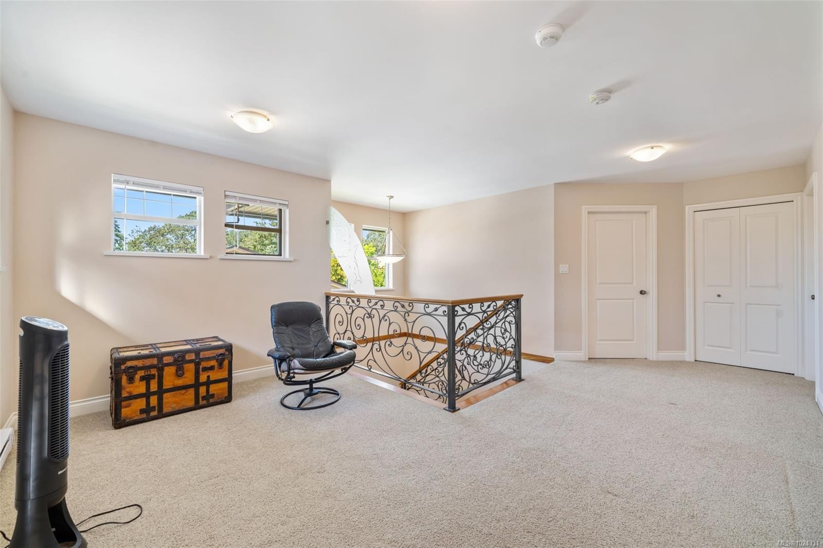 1286 Ocean View Dr, Saanich, BC