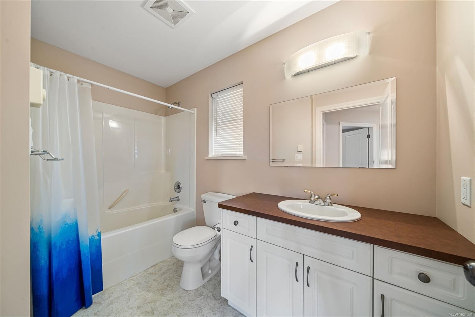 1286 Ocean View Dr, Saanich, BC