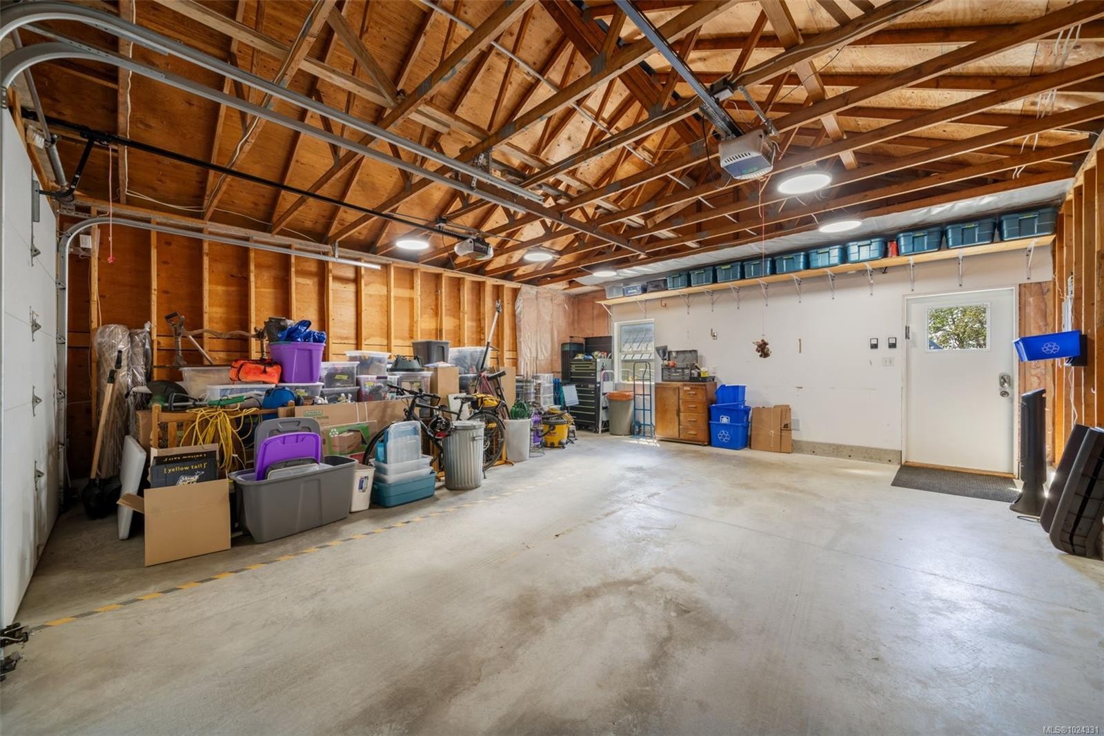 1286 Ocean View Dr, Saanich, BC