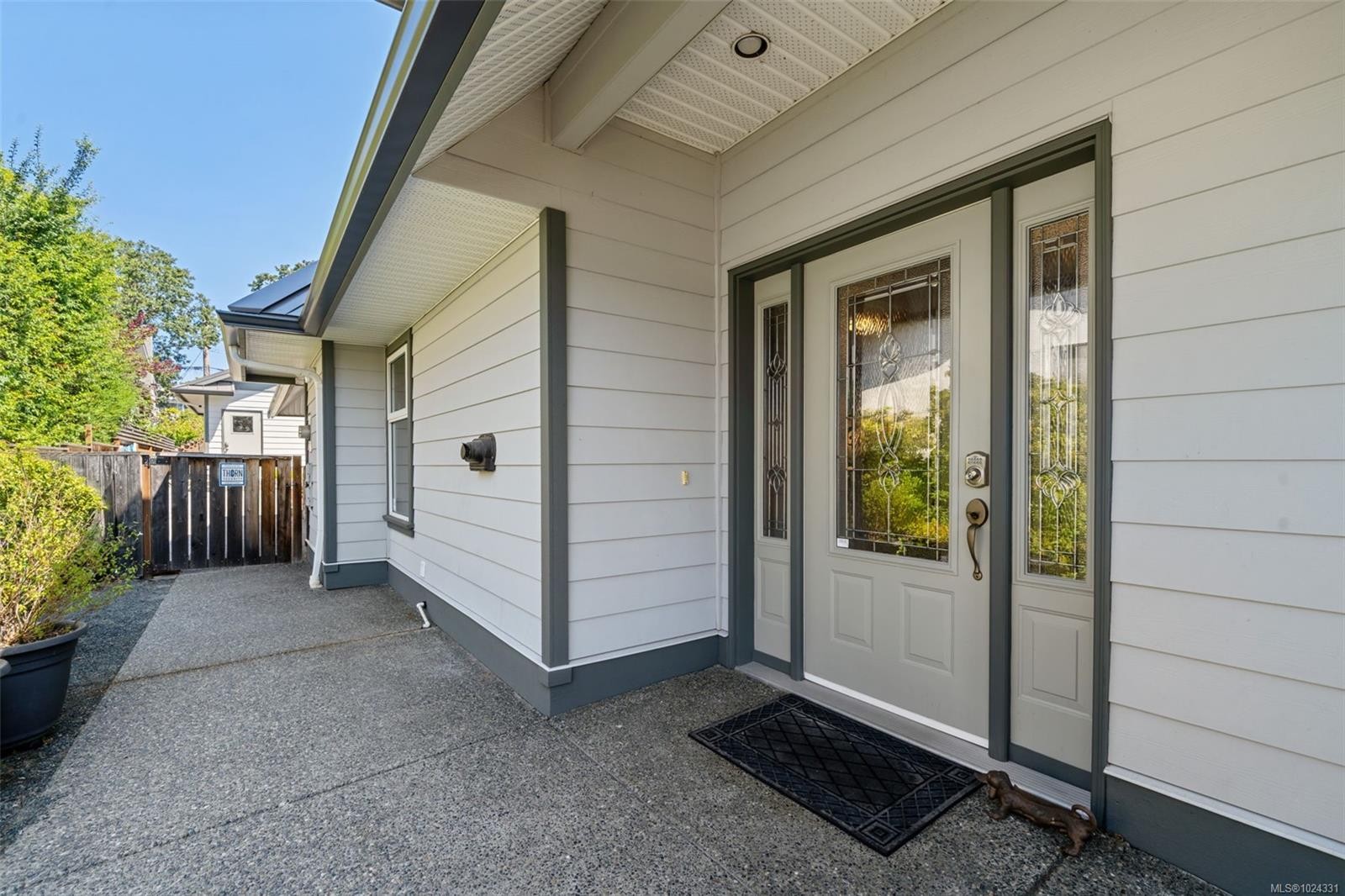 1286 Ocean View Dr, Saanich, BC