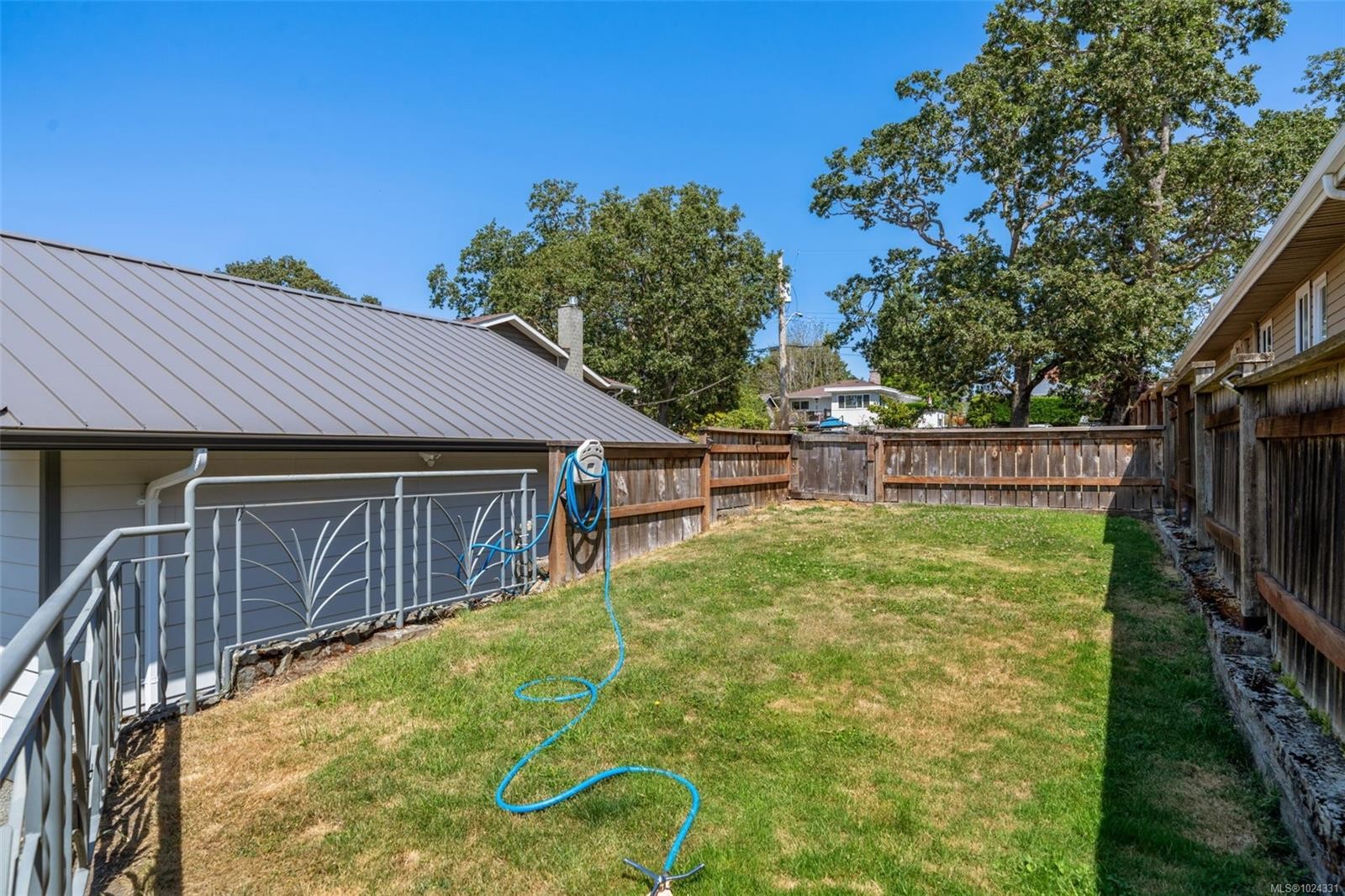 1286 Ocean View Dr, Saanich, BC