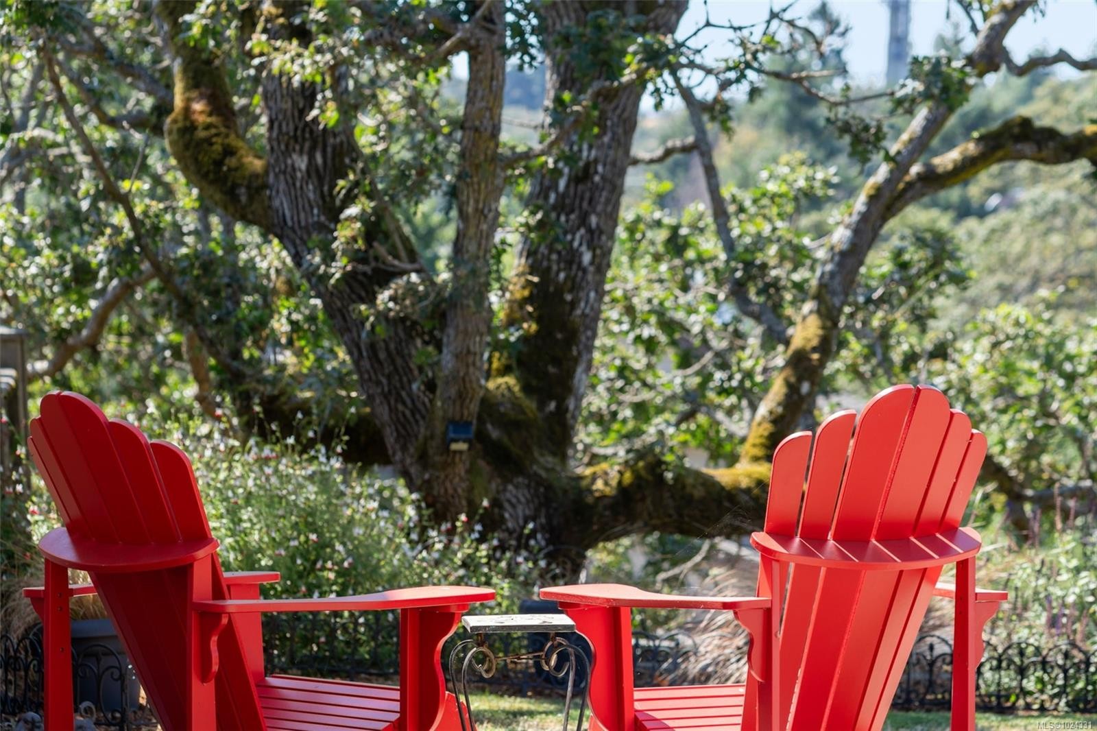 1286 Ocean View Dr, Saanich, BC