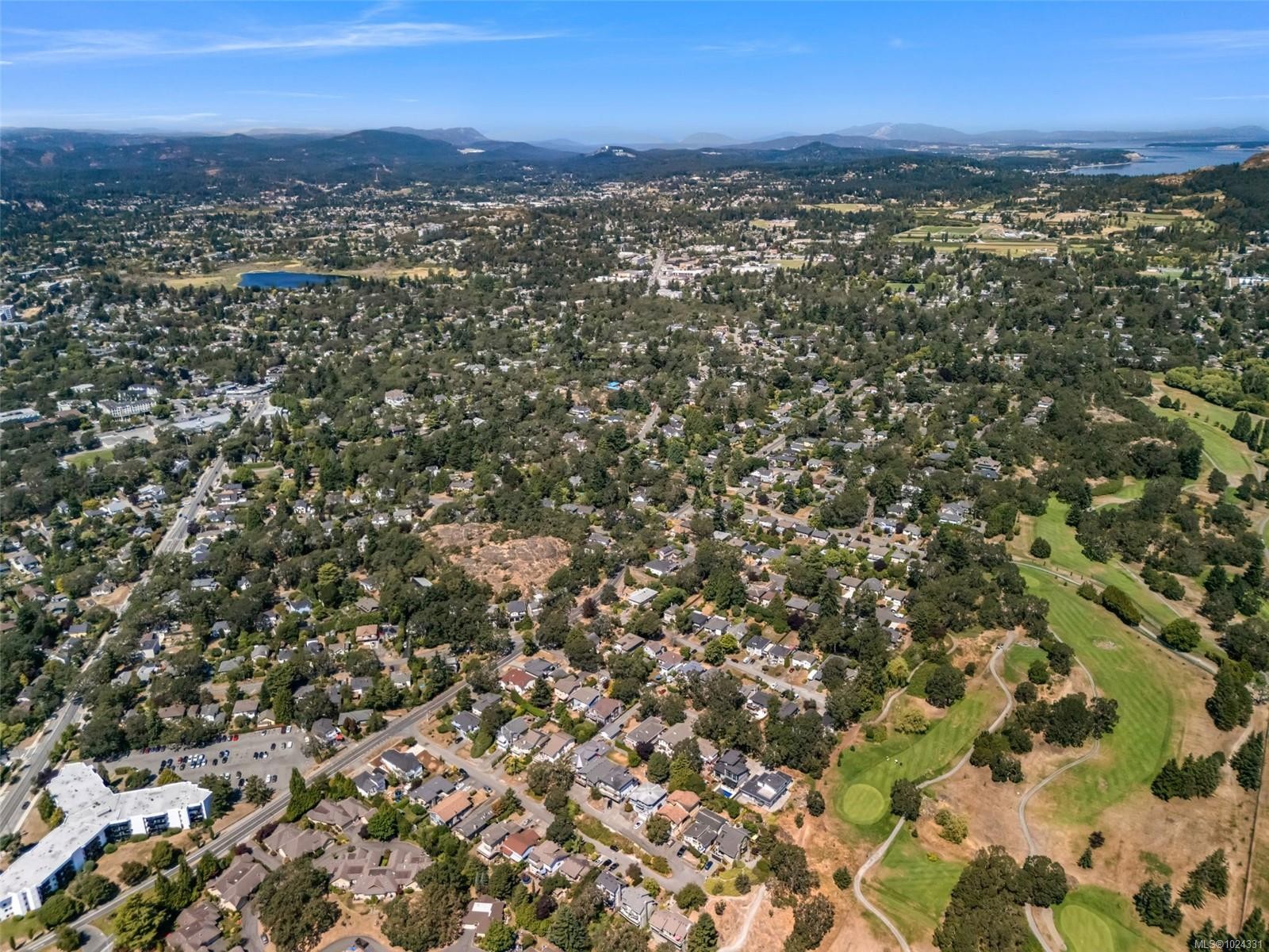 1286 Ocean View Dr, Saanich, BC