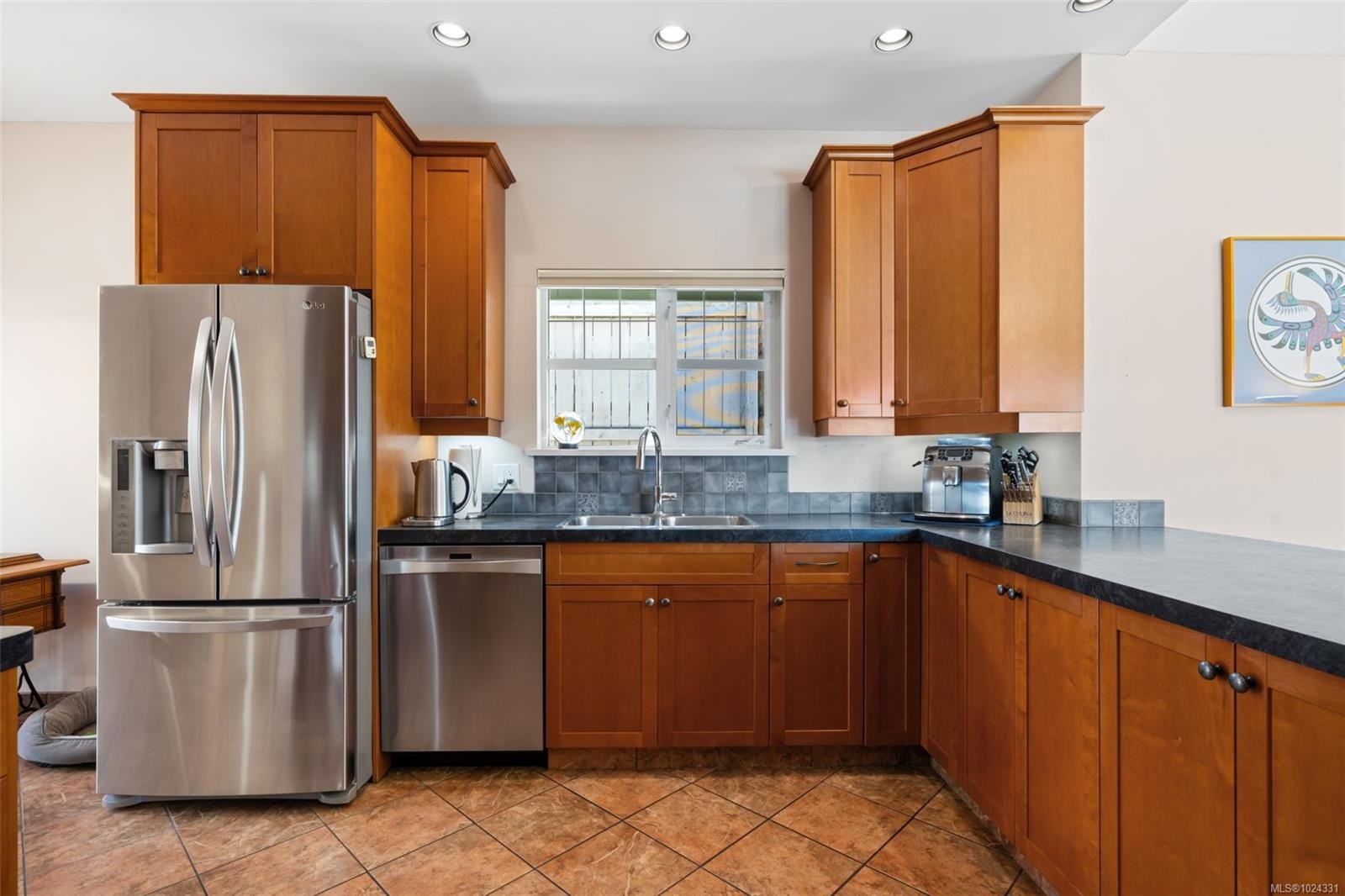 1286 Ocean View Dr, Saanich, BC