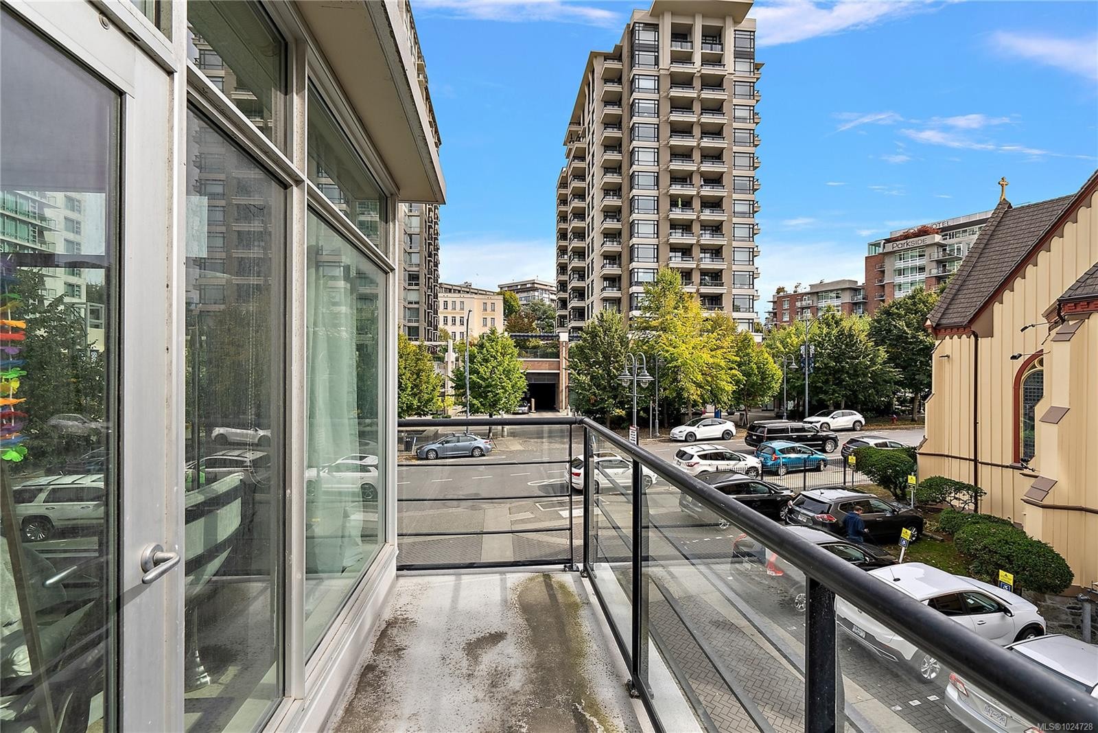 S204-737 Humboldt St, Victoria, BC - Outdoor