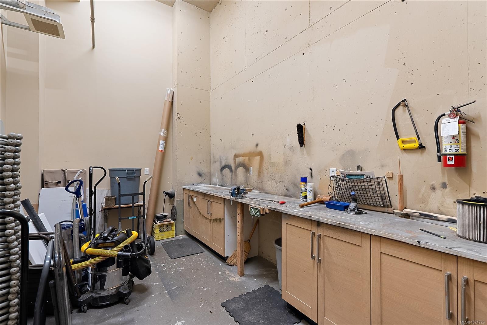 S204-737 Humboldt St, Victoria, BC - Indoor Photo Showing Other Room