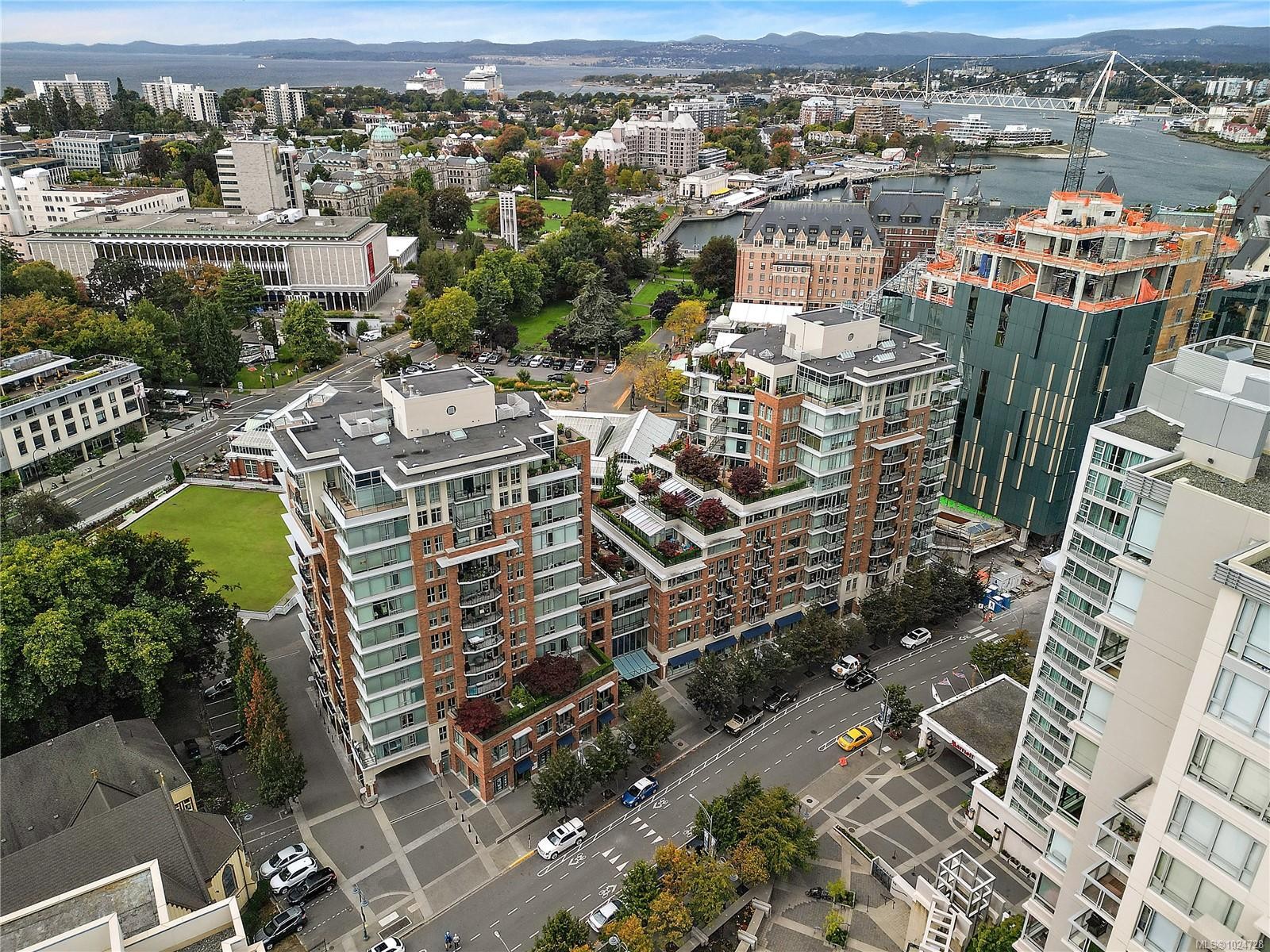 S204-737 Humboldt St, Victoria, BC - Outdoor With View