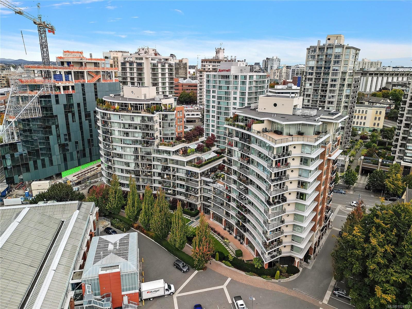 S204-737 Humboldt St, Victoria, BC - Outdoor