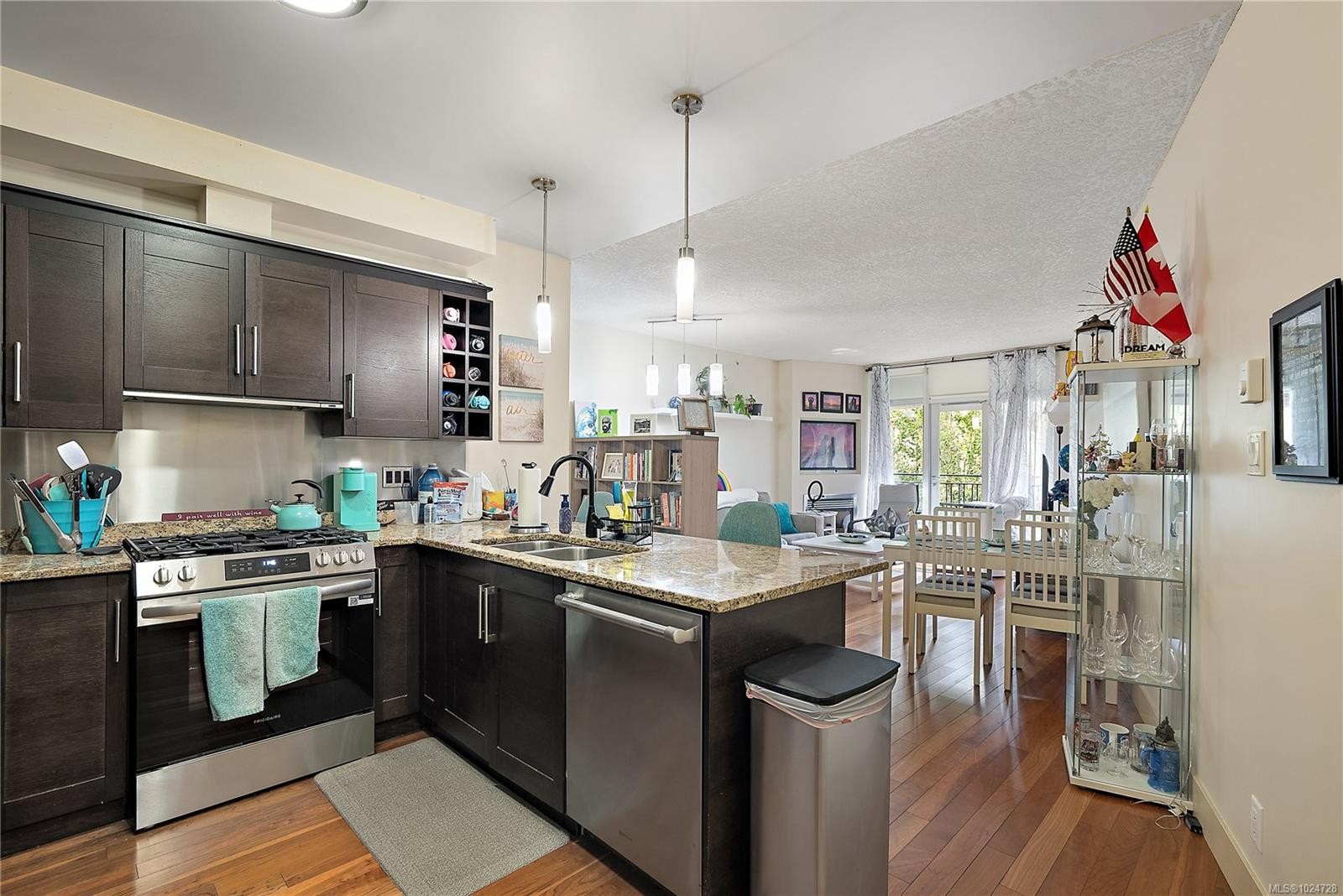 S204-737 Humboldt St, Victoria, BC - Indoor Photo Showing Kitchen With Stainless Steel Kitchen With Double Sink With Upgraded Kitchen