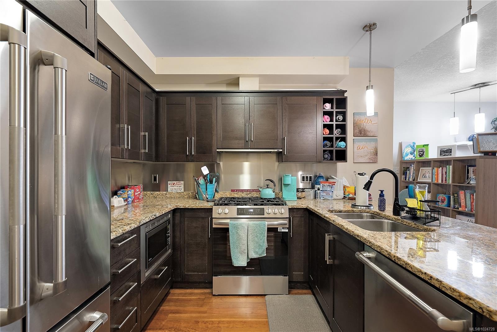 S204-737 Humboldt St, Victoria, BC - Indoor Photo Showing Kitchen With Stainless Steel Kitchen With Double Sink With Upgraded Kitchen