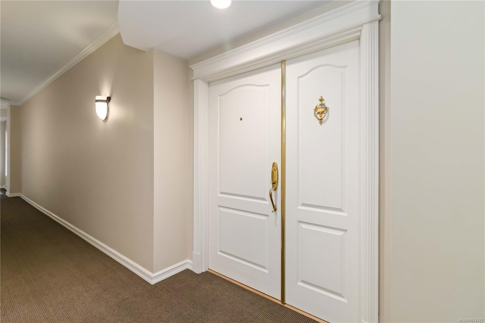 203-165 Kimta Rd, Victoria, BC - Indoor Photo Showing Other Room