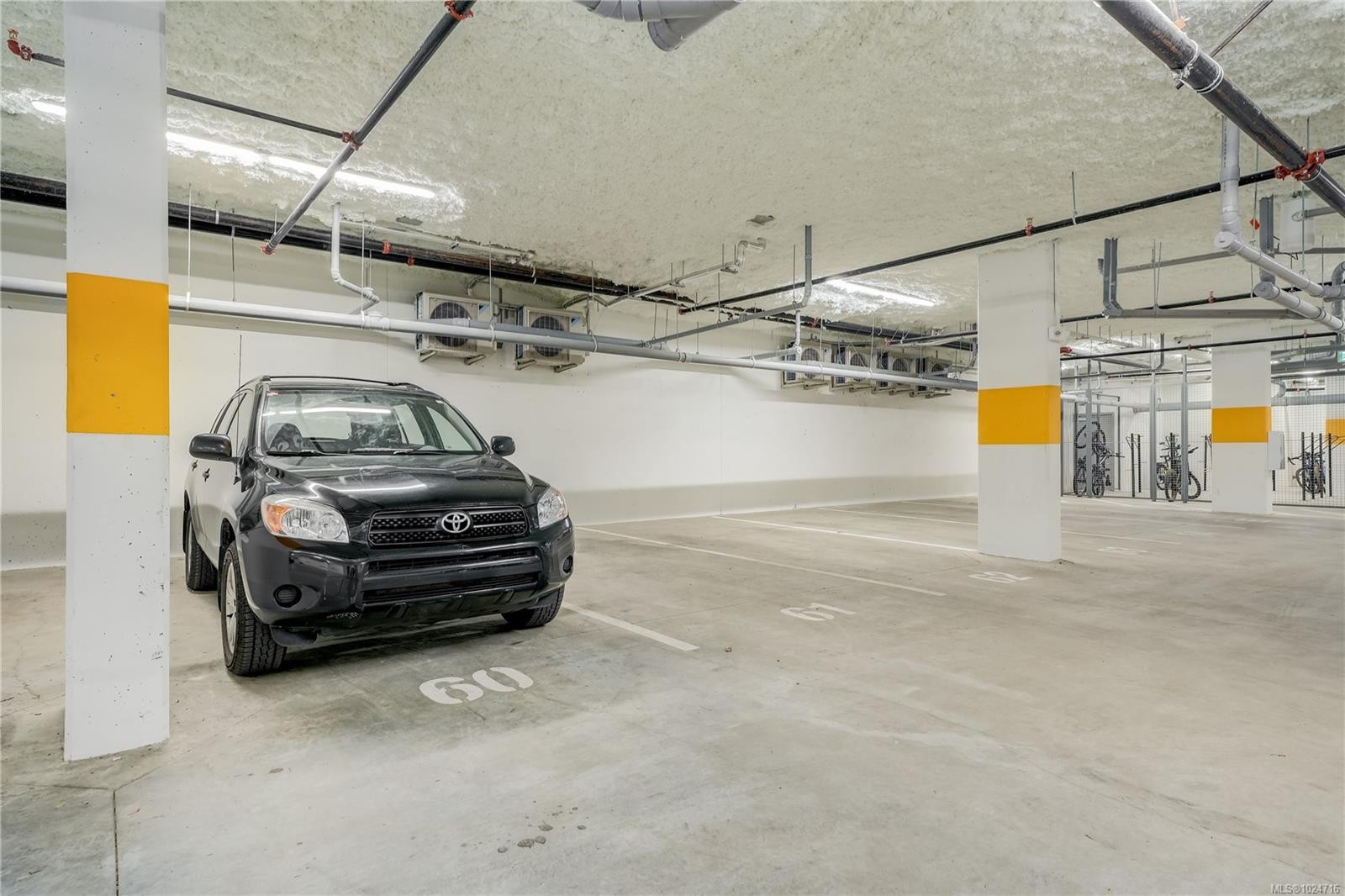 413-3564B Ryder Hesjedal Way, Colwood, BC - Indoor Photo Showing Garage
