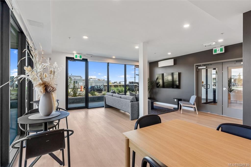 413-3564B Ryder Hesjedal Way, Colwood, BC - Indoor