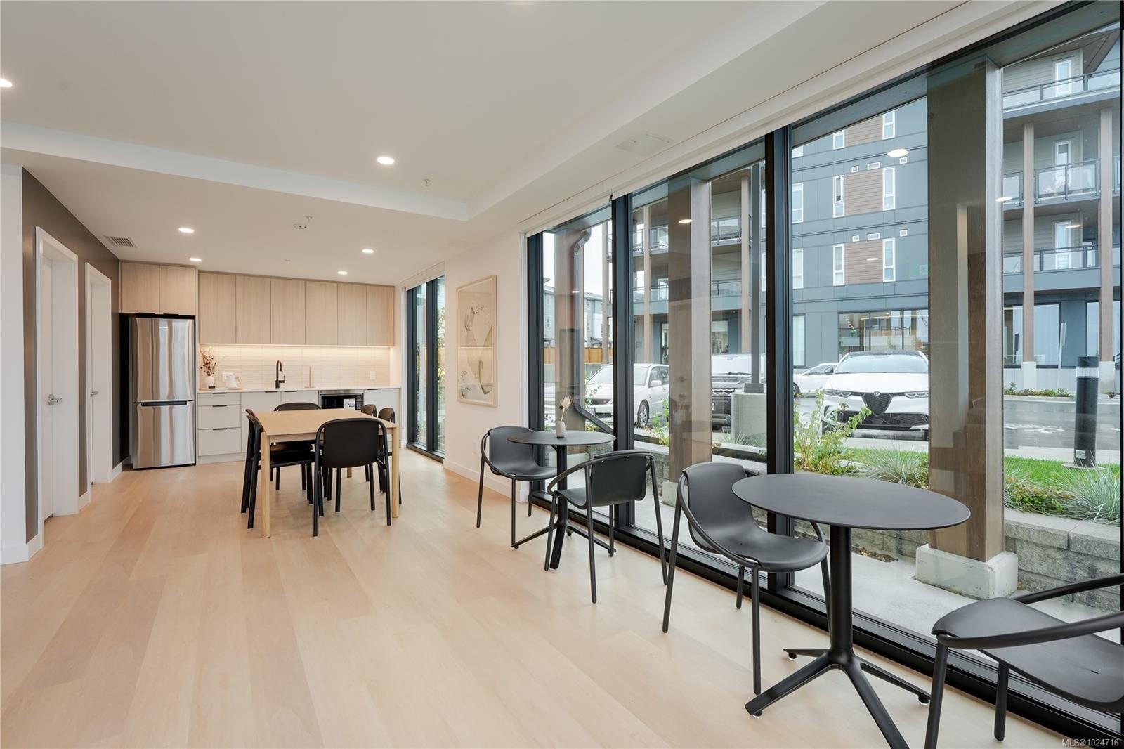 413-3564B Ryder Hesjedal Way, Colwood, BC - Indoor