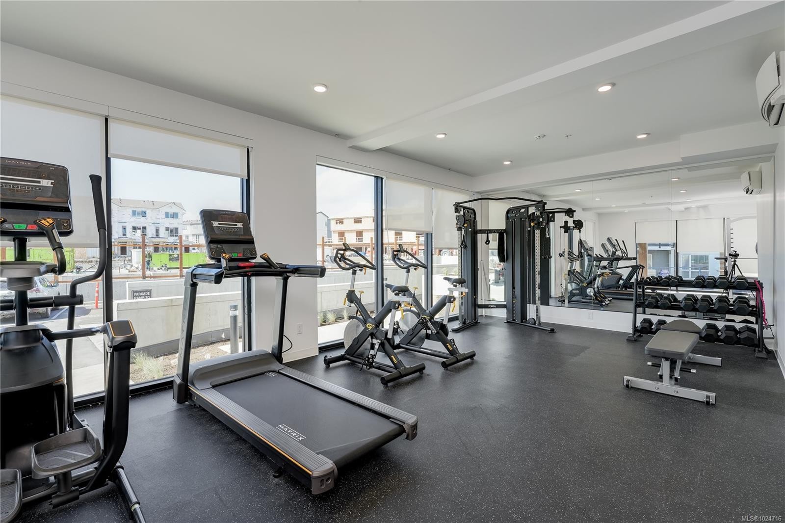 413-3564B Ryder Hesjedal Way, Colwood, BC - Indoor Photo Showing Gym Room