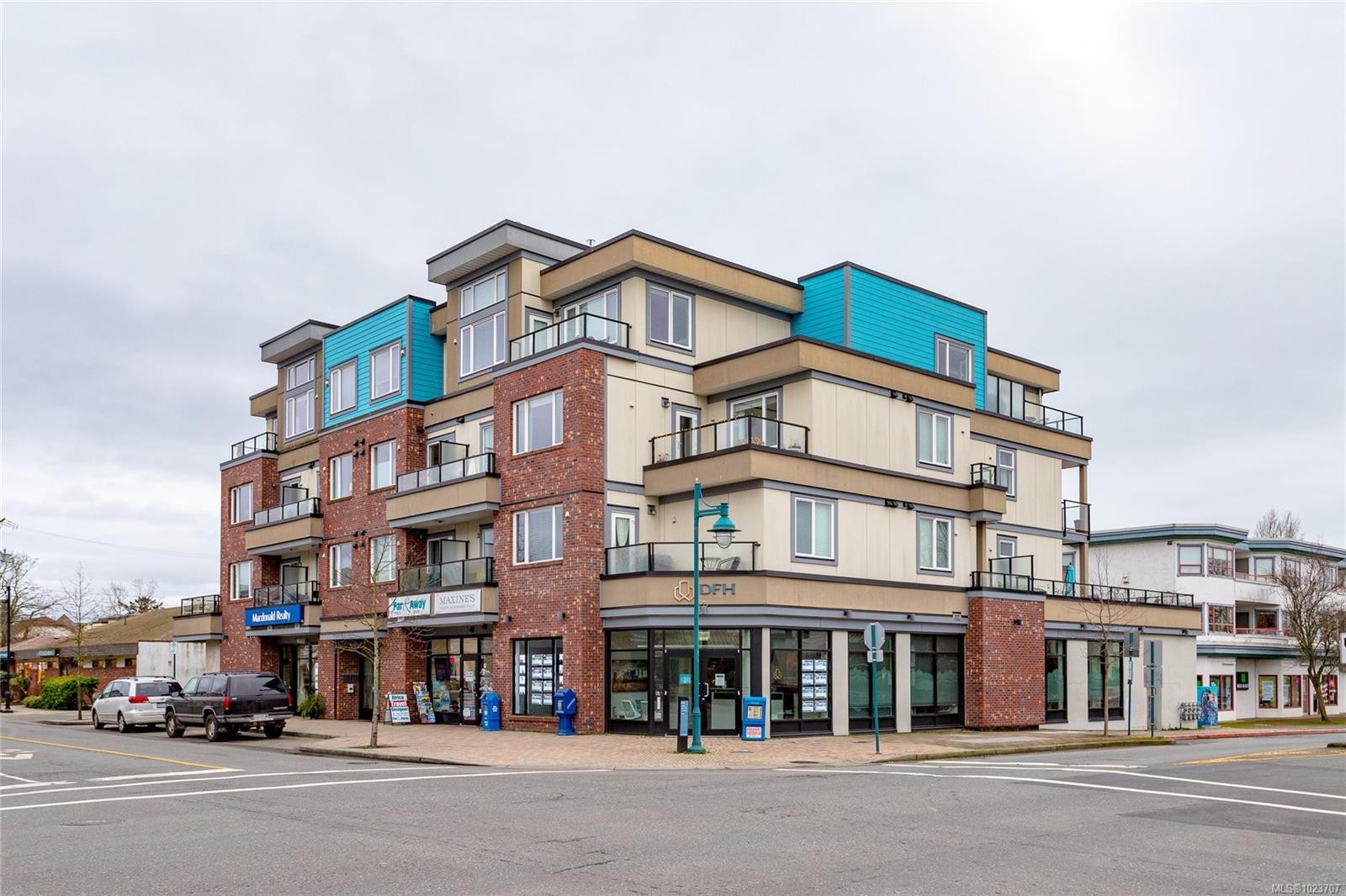 402-2409 Bevan Ave, Sidney, BC - Outdoor With Balcony