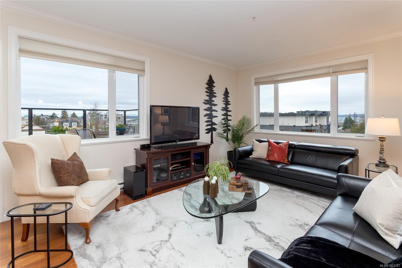 402-2409 Bevan Ave, Sidney, BC - Indoor Photo Showing Living Room