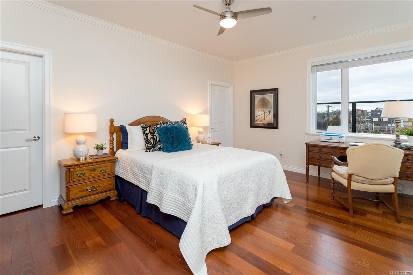 402-2409 Bevan Ave, Sidney, BC - Indoor Photo Showing Bedroom