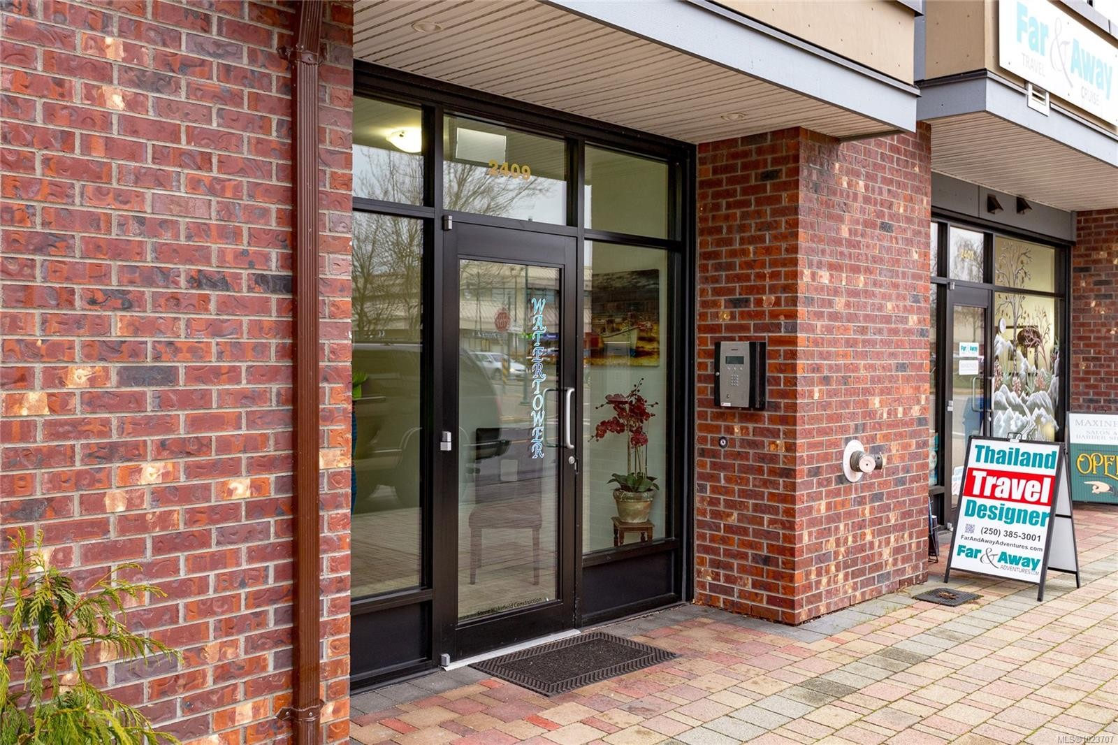 402-2409 Bevan Ave, Sidney, BC - Outdoor With Exterior